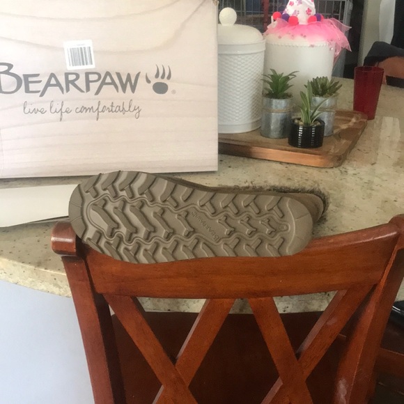 Bear paw knee-high lined snow boots. - Picture 3 of 5